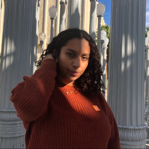 Meet your Posher, Abira - Picture 1 of 1